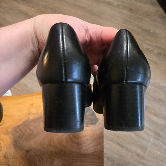 ✨️HOST PICK✨️ Högl Leather Block Heeled Loafers with Embroidered Toe Caps - Picture 12 of 15